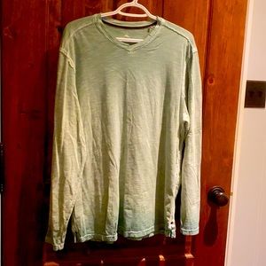 Men’s Tommy Bahama long sleeve vneck t
